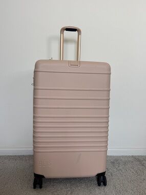 The 29" Large Check-In Roller in Beige (2023) used